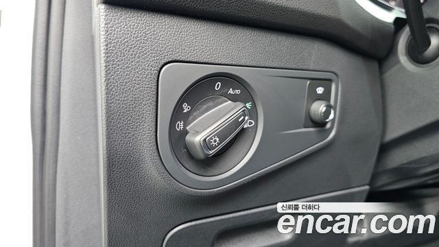 Volkswagen Tiguan 2023 — photo 29