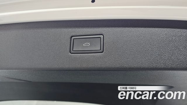 Volkswagen Tiguan 2023 — photo 34