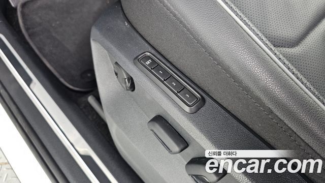 Volkswagen Tiguan 2023 — photo 36