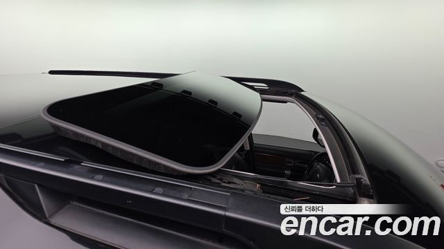 Land Rover Discovery 2016 — photo 11