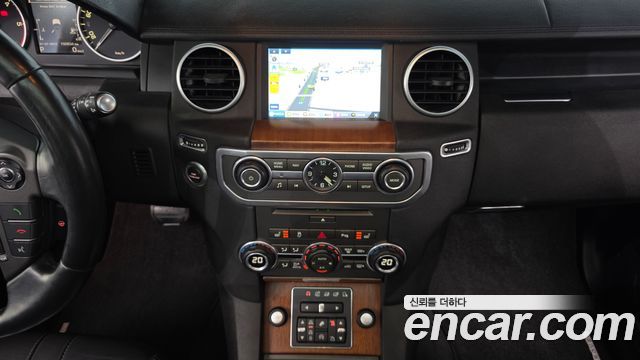 Land Rover Discovery 2016 — photo 14