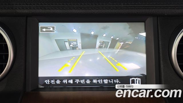 Land Rover Discovery 2016 — photo 15