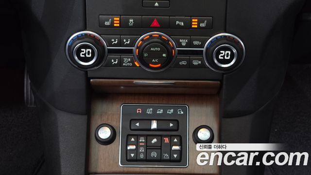 Land Rover Discovery 2016 — photo 16