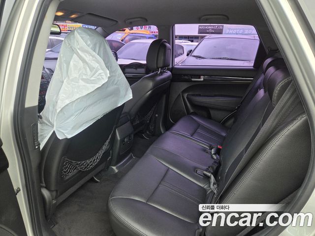 Kia Sorento 2010 — photo 8