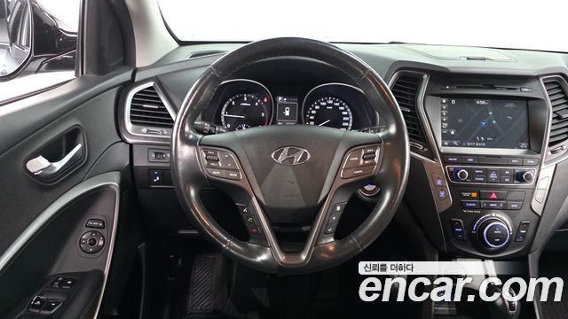 Hyundai Santafe 2018 — photo 18