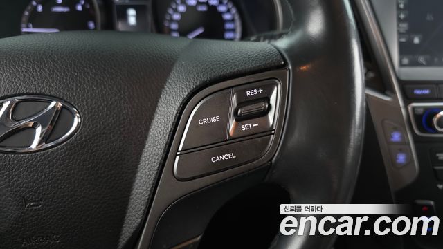 Hyundai Santafe 2018 — photo 23