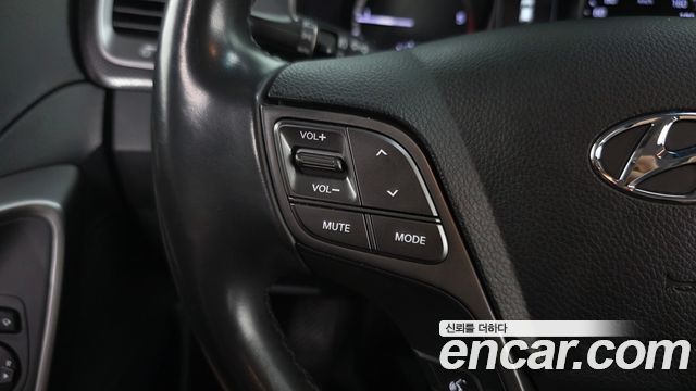 Hyundai Santafe 2018 — photo 29