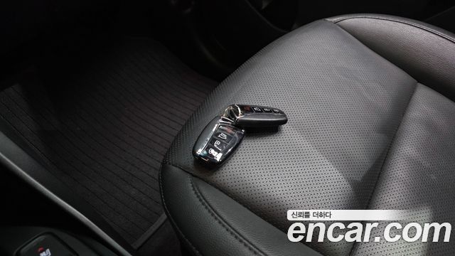 Hyundai Santafe 2018 — photo 31