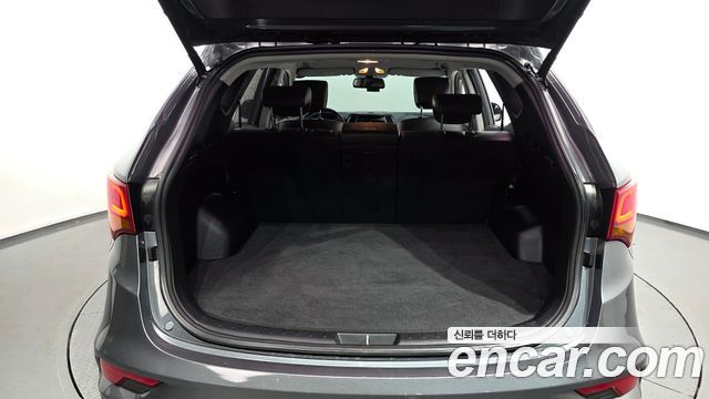 Hyundai Santafe 2018 — photo 32