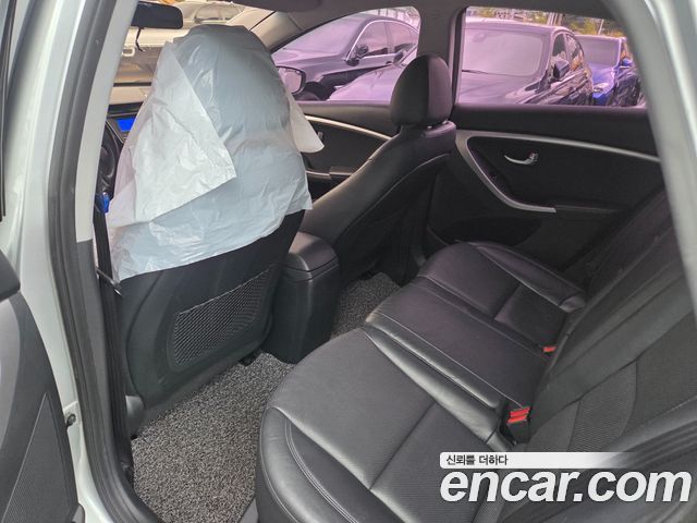 Hyundai i30 2016 — photo 9
