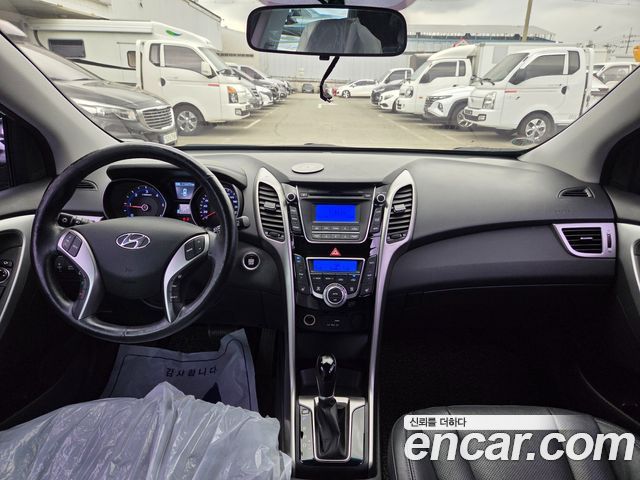 Hyundai i30 2016 — photo 10