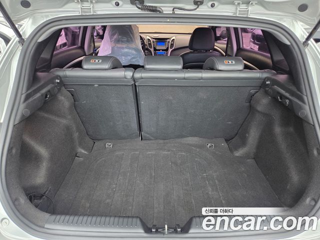 Hyundai i30 2016 — photo 16