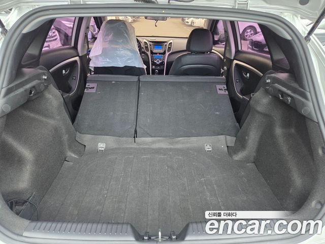 Hyundai i30 2016 — photo 17