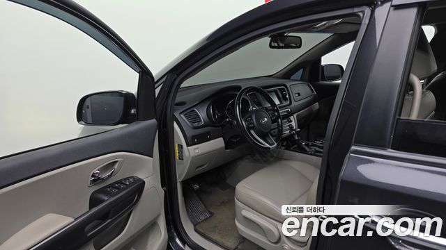 Kia Canival 2019 — photo 10