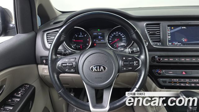 Kia Canival 2019 — photo 13