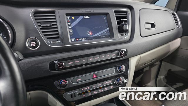 Kia Canival 2019 — photo 15