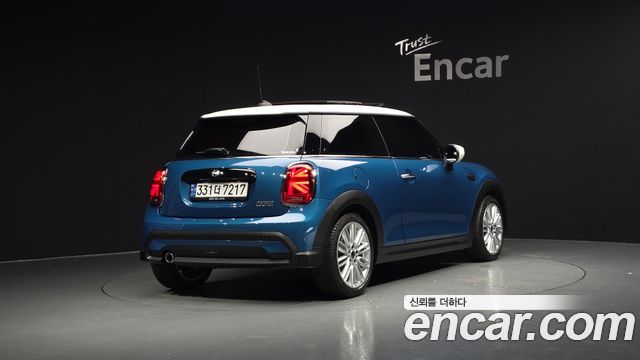 Mini Cooper 2023 — photo 2
