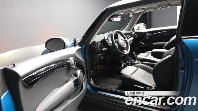 Mini Cooper 2023 — photo 13