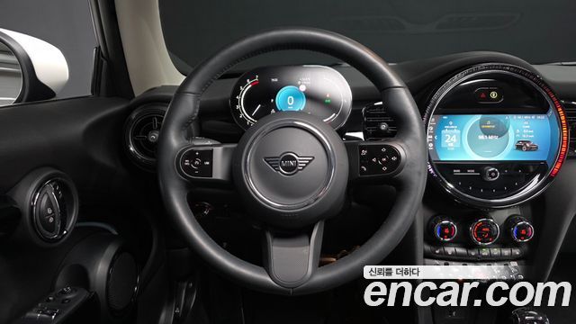 Mini Cooper 2023 — photo 19