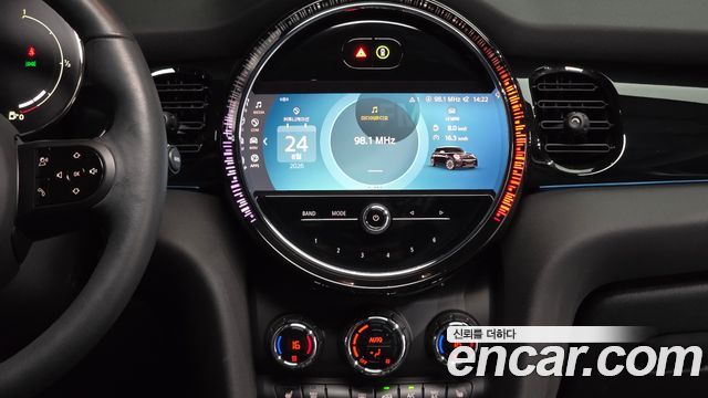 Mini Cooper 2023 — photo 20