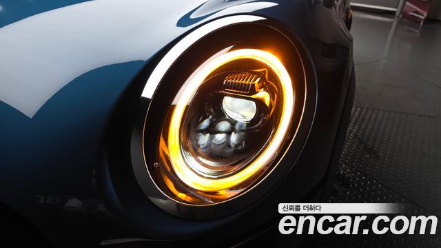 Mini Cooper 2023 — photo 8