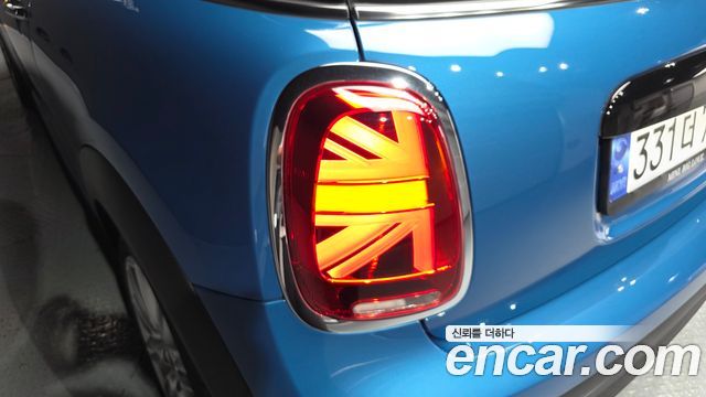 Mini Cooper 2023 — photo 9