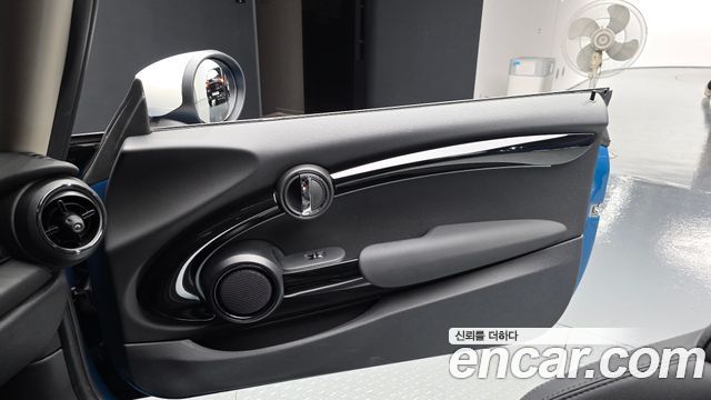 Mini Cooper 2023 — photo 15