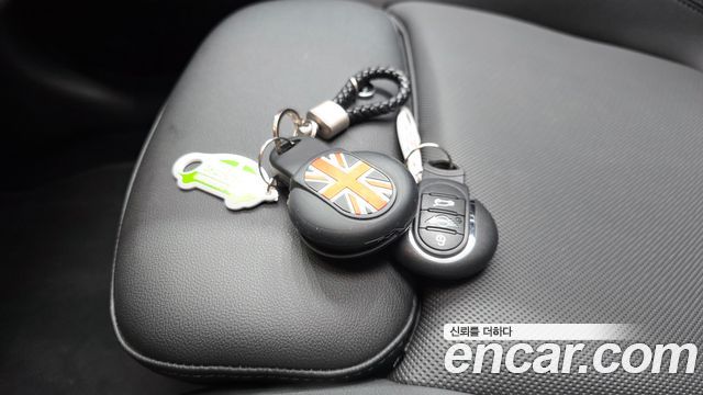 Mini Cooper 2023 — photo 16