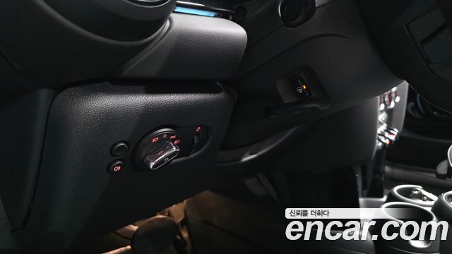 Mini Cooper 2023 — photo 28