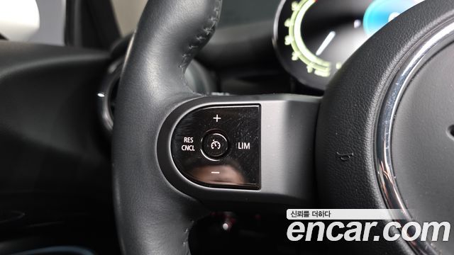 Mini Cooper 2023 — photo 31