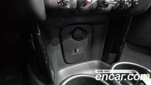 Mini Cooper 2023 — photo 32