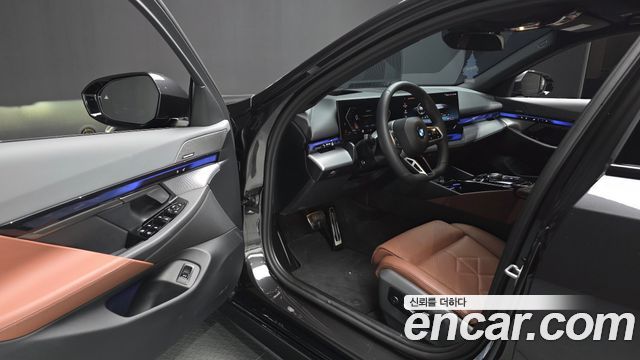 BMW 5-Series 2026 — photo 13