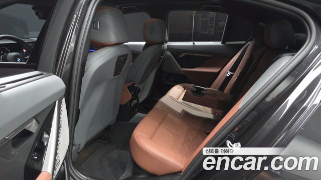 BMW 5-Series 2026 — photo 17