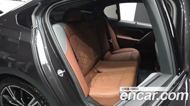 BMW 5-Series 2026 — photo 18