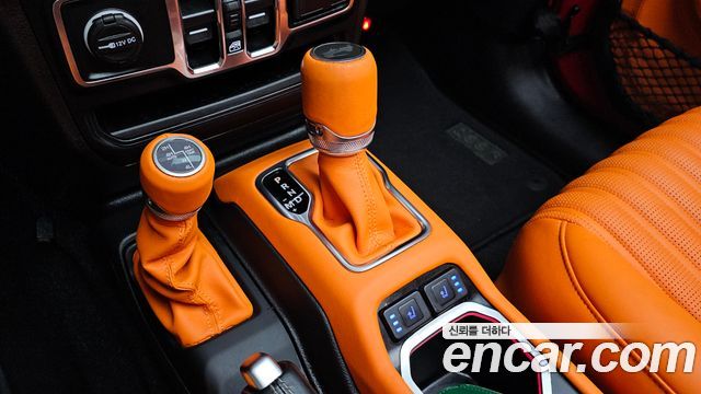 Jeep Wrangler 2023 — photo 12