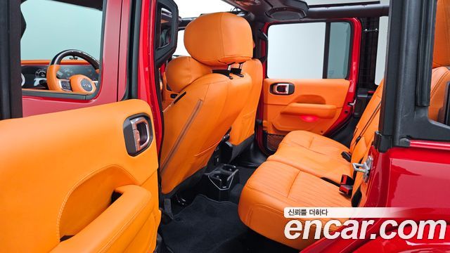 Jeep Wrangler 2023 — photo 18