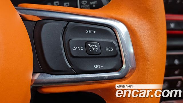 Jeep Wrangler 2023 — photo 24