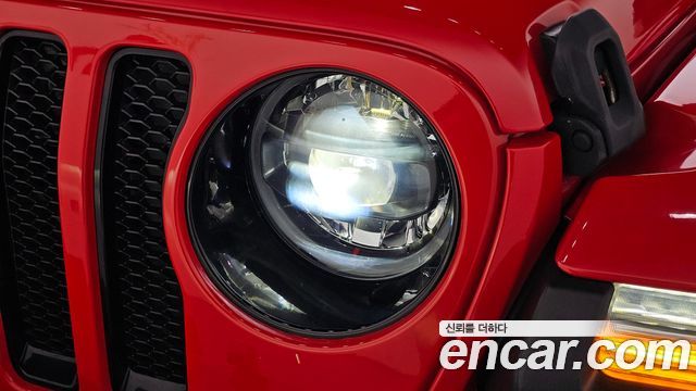 Jeep Wrangler 2023 — photo 8