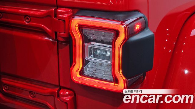 Jeep Wrangler 2023 — photo 9