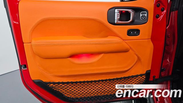 Jeep Wrangler 2023 — photo 14