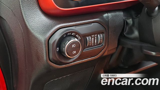 Jeep Wrangler 2023 — photo 30