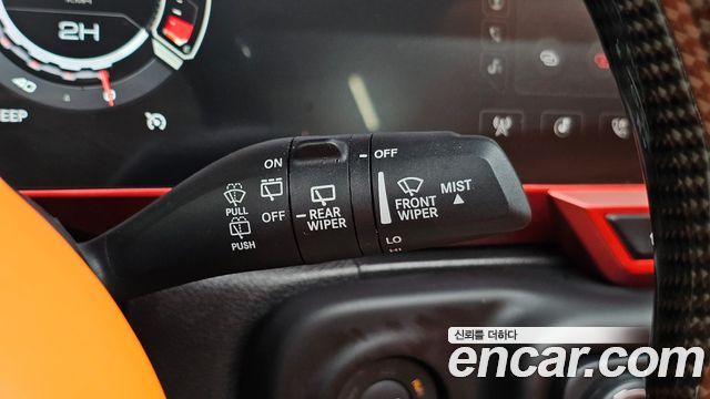 Jeep Wrangler 2023 — photo 37