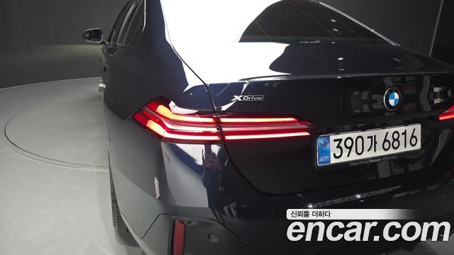 BMW 5-Series 2026 — photo 9