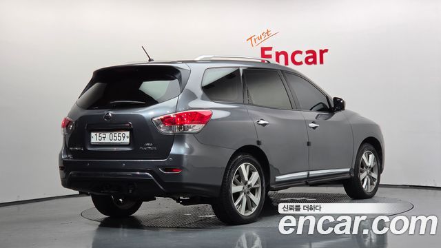 Nissan Pathfinder 2016 — photo 2