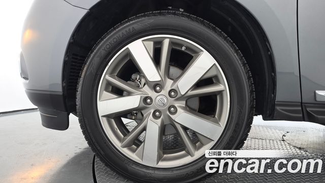 Nissan Pathfinder 2016 — photo 5