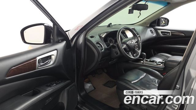 Nissan Pathfinder 2016 — photo 10