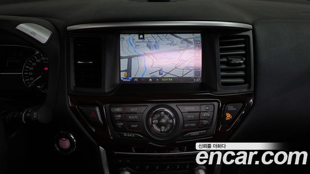 Nissan Pathfinder 2016 — photo 14