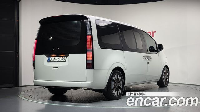Hyundai Staria 2024 — photo 2