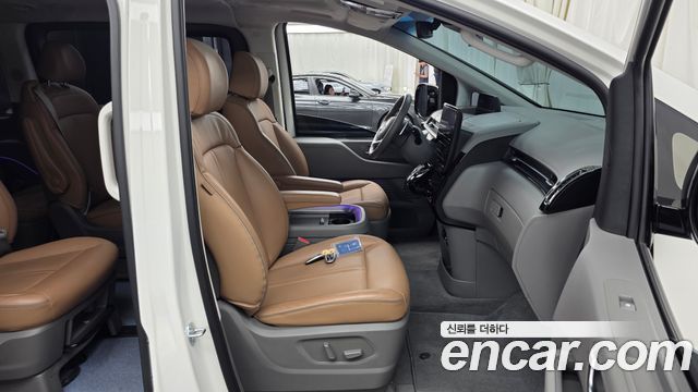 Hyundai Staria 2024 — photo 11
