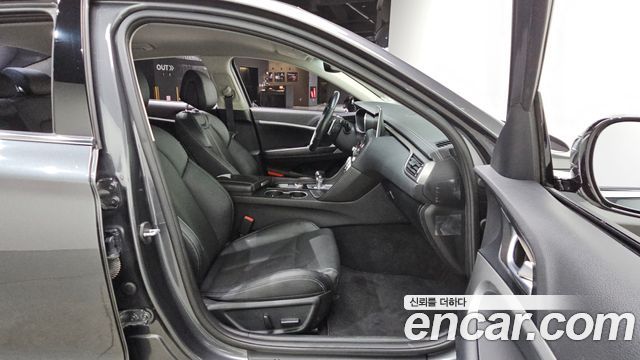 Genesis G70 2018 — photo 12